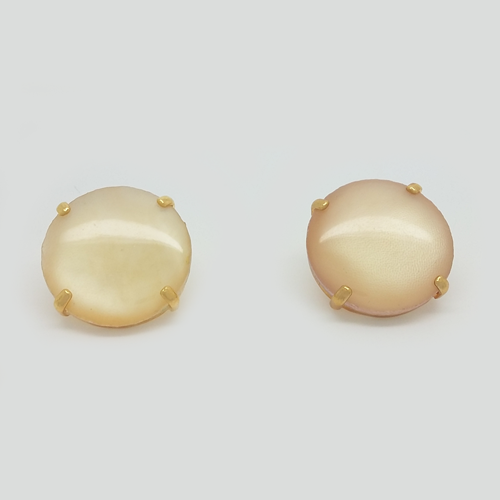 Stud Earrings in Yellow Gold Filled with Rose Pearl