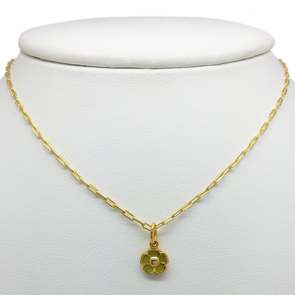 Necklace in Yellow Gold Filled Clover Pendant