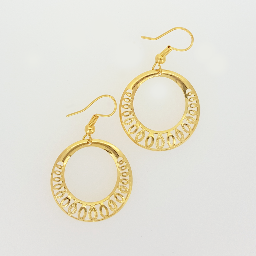 Cut-Out Dangle Earrings Medium in Yellow Gold Filled