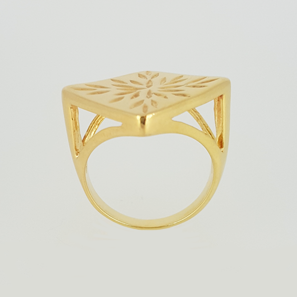Rhomb Ring in Yellow Gold Filled Caved
