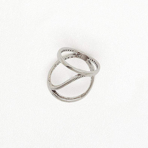 Wave Ring in Aged White Gold Filled