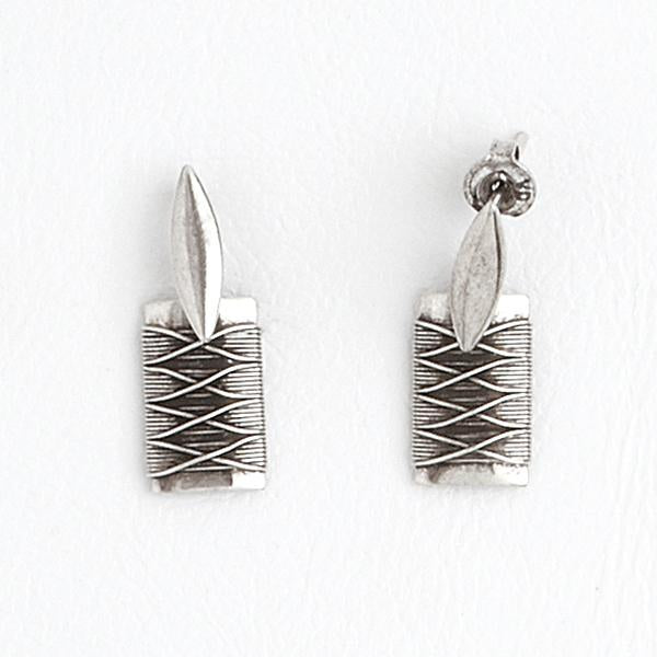 Dangle Earrings in Weave Aged White Gold Filled